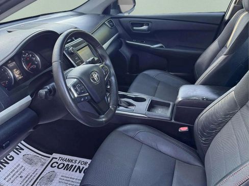Used 2017 Toyota Camry SE image 9