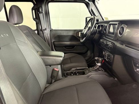 Used 2020 Jeep Wrangler Unlimited Sahara AWD/4WD image 14