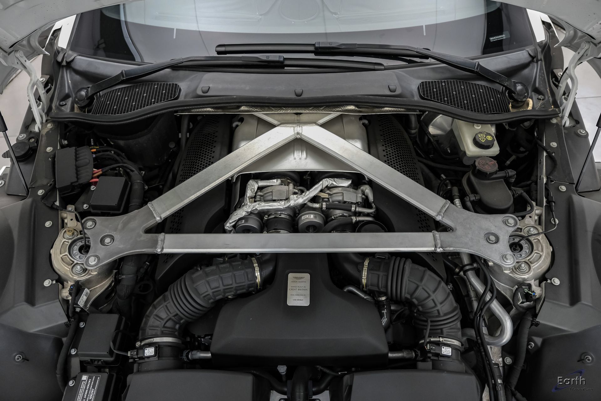 Used 2022 Aston Martin V8 Vantage Coupe RWD image 93