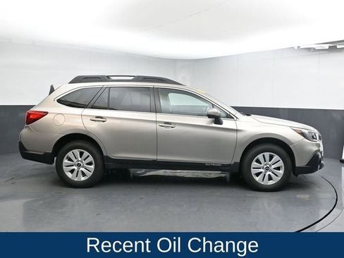 Used 2019 Subaru Outback 2.5i Premium image 12