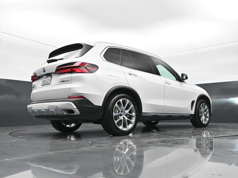 Used 2025 BMW X5 xDrive50e w/ Executive Package AWD/4WD image 29