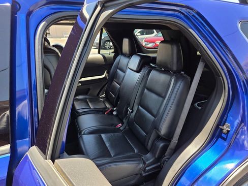 Used 2014 Ford Explorer XLT w/ Equipment Group 202A FWD image 37