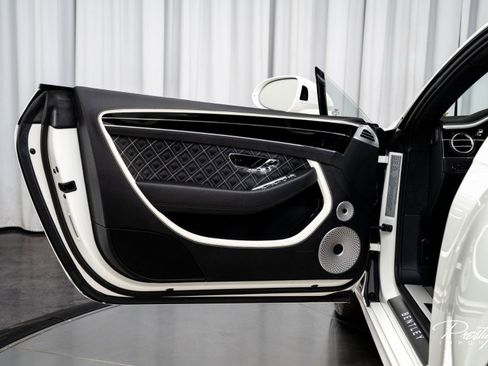 Used 2024 Bentley Continental GT Speed image 18