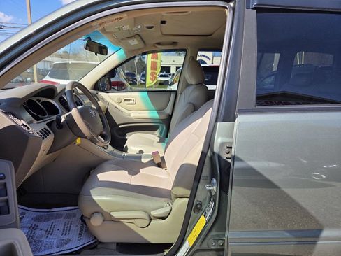 Used 2004 Toyota Highlander 2WD image 14