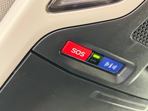 Certified 2025 Subaru Outback Limited AWD/4WD image 39