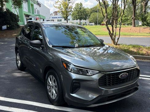Used 2023 Ford Escape Active FWD image 3