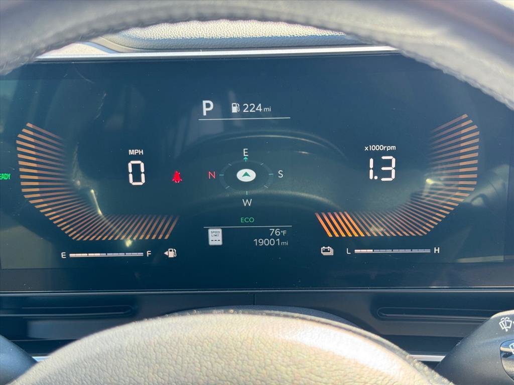 Certified 2025 Kia Carnival EX FWD image 19