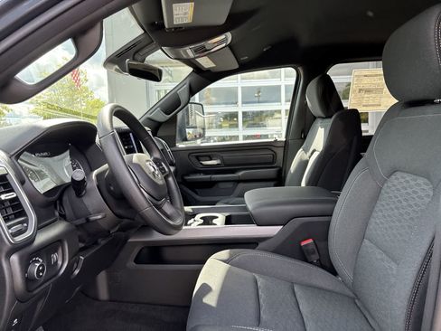 New 2026 RAM 1500 Express AWD/4WD image 9