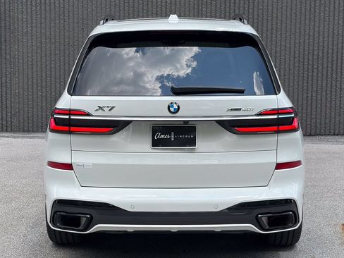 Used 2023 BMW X7 xDrive40i w/ M Sport Package AWD/4WD image 6