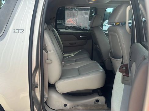 Used 2007 Chevrolet Avalanche LTZ w/ LTZ Preferred Equipment Group AWD/4WD image 16