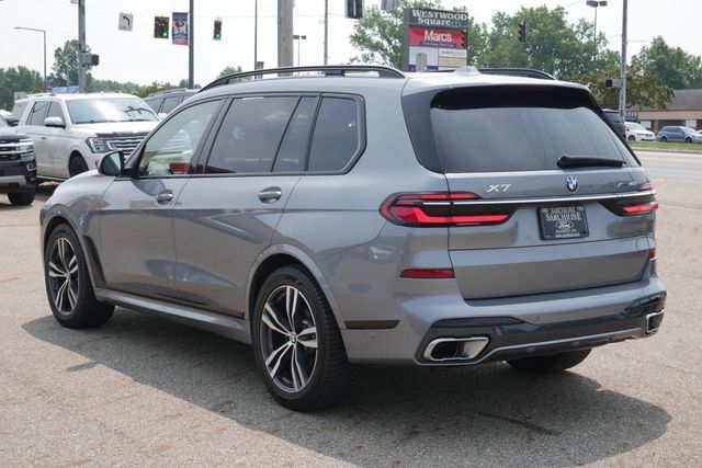 Used 2024 BMW X7 xDrive40i w/ Executive Package AWD/4WD image 9