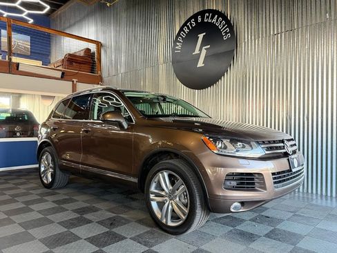 Used 2011 Volkswagen Touareg Sport AWD/4WD image 2