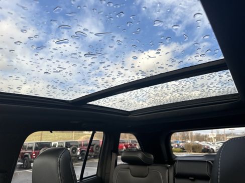 New 2025 Jeep Grand Cherokee Limited w/ Luxury Tech Group II image 29