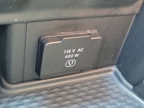 Used 2020 RAM 1500 Laramie AWD/4WD image 25