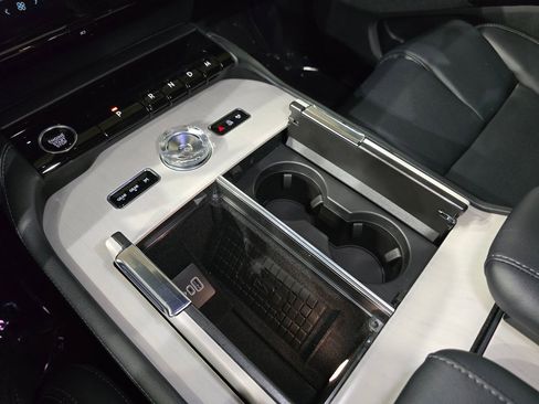 New 2025 Lincoln Navigator Reserve w/ Jet Appearance Package image 38