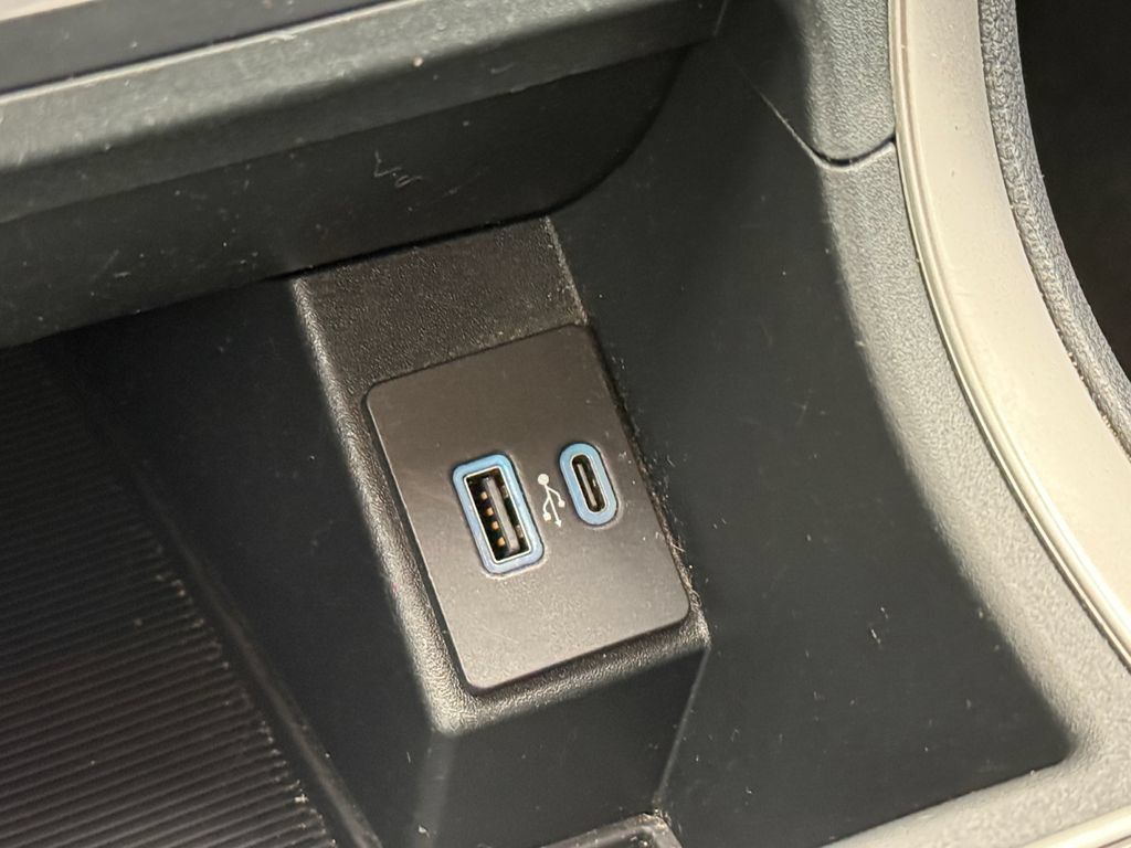 Used 2024 Ford Edge SEL AWD/4WD image 33