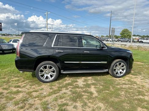 Used 2016 Cadillac Escalade Luxury AWD/4WD image 14