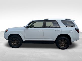 Used 2020 Toyota 4Runner SR5 AWD/4WD video 2