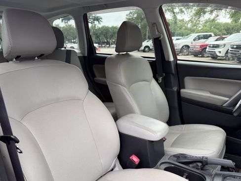 Used 2016 Subaru Forester 2.5i Touring AWD/4WD image 14