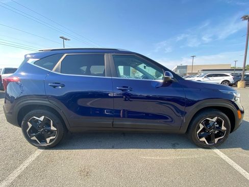 Certified 2024 Kia Seltos EX FWD image 7