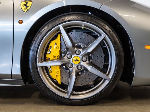 Used 2018 Ferrari 488 Spider RWD image 20