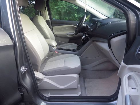 Used 2014 Ford Escape SE w/ Equipment Group 201A AWD/4WD image 16