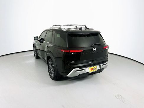 Used 2024 Nissan Pathfinder SL w/ SL Premium Package image 7