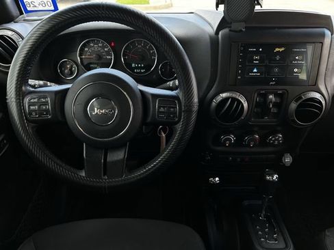 Used 2017 Jeep Wrangler Unlimited Sport w/ Quick Order Package 24S AWD/4WD image 11