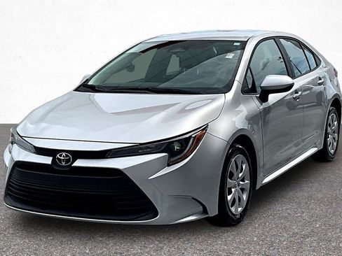 Used 2026 Toyota Corolla LE image 4