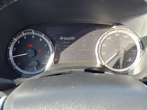 Used 2023 Toyota Highlander XLE image 25