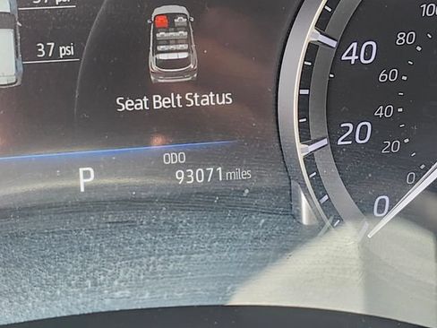 Used 2022 Toyota Highlander XLE AWD/4WD image 45
