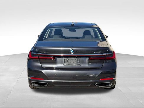 Used 2022 BMW 740i xDrive AWD/4WD image 8