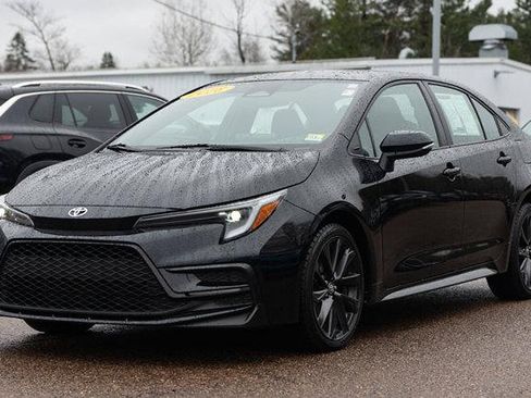 Used 2023 Toyota Corolla SE FWD image 2