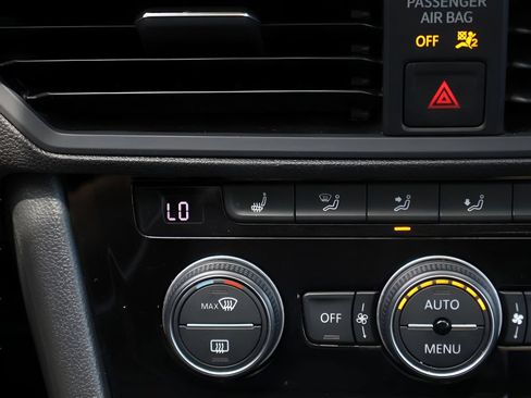 Used 2019 Volkswagen Jetta SE FWD image 22