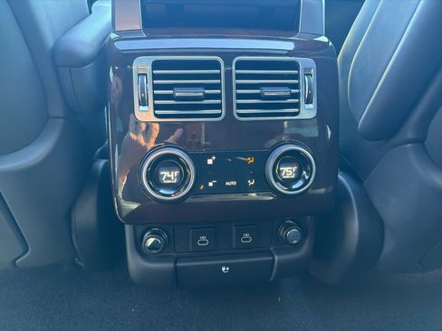 Used 2021 Land Rover Range Rover Westminster Edition image 13