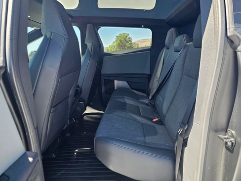 Used 2026 Tesla Cybertruck 2WD Crew Cab image 15