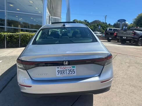 Used 2025 Honda Accord SE image 6