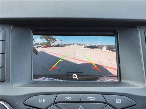 Used 2019 Ford Edge SE FWD image 12