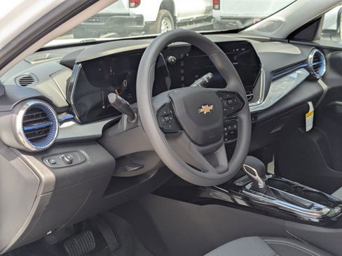 New 2026 Chevrolet Trax LT w/ Sunroof Package FWD image 3