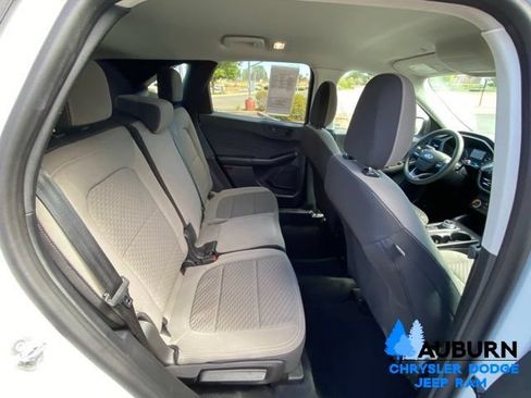 Used 2022 Ford Escape SE FWD image 9