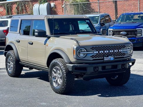 New 2025 Ford Bronco Badlands image 7