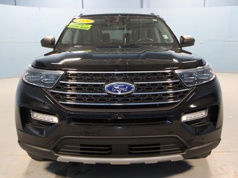 Used 2024 Ford Explorer XLT w/ Equipment Group 202A AWD/4WD image 30