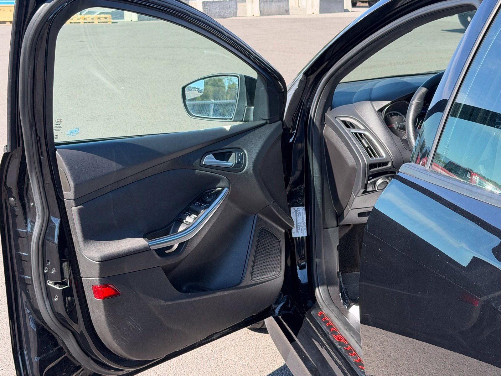 Used 2016 Ford Focus ST w/ Equipment Group 401A FWD image 24