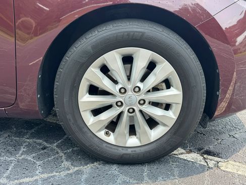 Used 2018 Kia Sedona EX FWD image 9