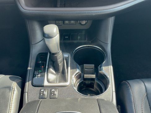 Used 2017 Toyota Highlander XLE FWD image 21