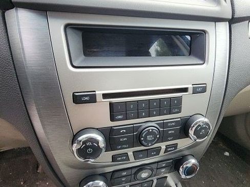 Used 2010 Ford Fusion SE FWD image 27