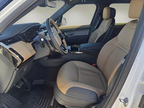 Used 2025 Land Rover Range Rover Sport Dynamic SE image 12