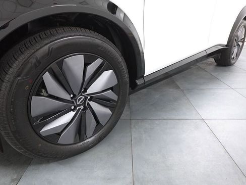 Used 2024 Nissan Ariya AWD image 30