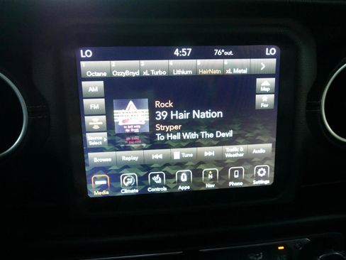 Used 2020 Jeep Gladiator Overland image 14