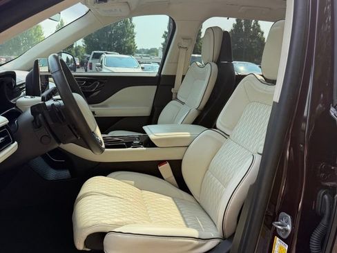 Used 2023 Lincoln Aviator Black Label AWD/4WD image 12